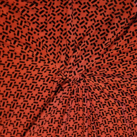 (4X) Pink with Black all over Pattern Blouse - Picture 3 of 5